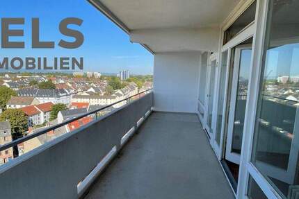 Mehr Skyline-Blick geht nicht - lichtdurchflutete 2-Zimmer-Wohnung in Frankfurt-Bornheim 2 zimmer