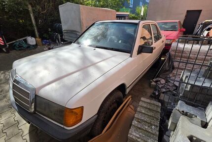 Mercedes-Benz 190 255.000 km 7.988 &euro; Darmstadt 64293