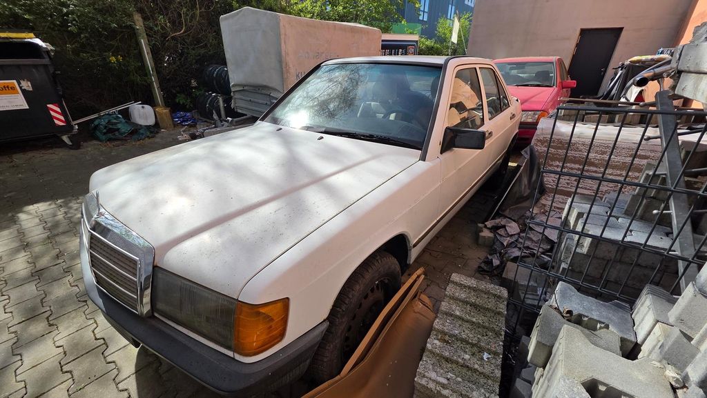Mercedes-Benz 190 255.000 km 7.988 &euro; Darmstadt 64293