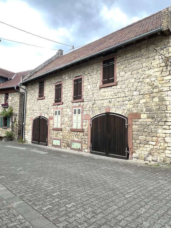 Haus zum Kaufen in Guntersblum 327.000 € 250 m²