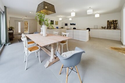 Exklusiv und modern! Neubau Maisonette-Wohnung mit Terrasse