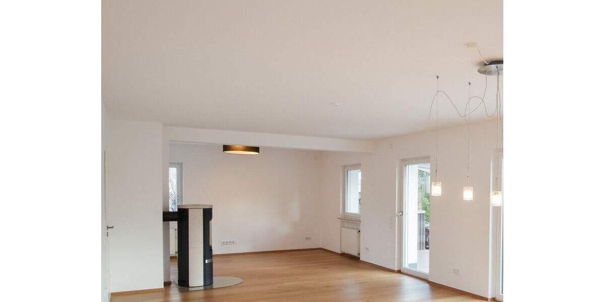 Einfamilienhaus Dreieich Dreieichenhain - 9 Zimmer, 205 m&sup2;, 3.400&euro; | Angebot:24528796