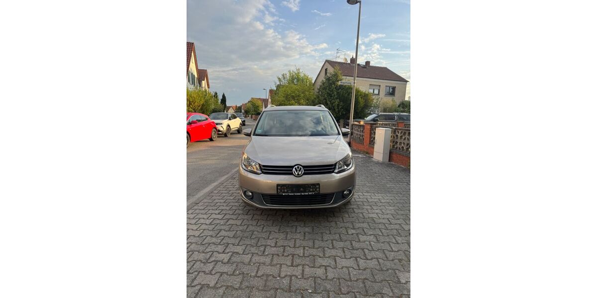 VW Touran 70.000 km 11.900 &euro; Rüsselsheim 65428