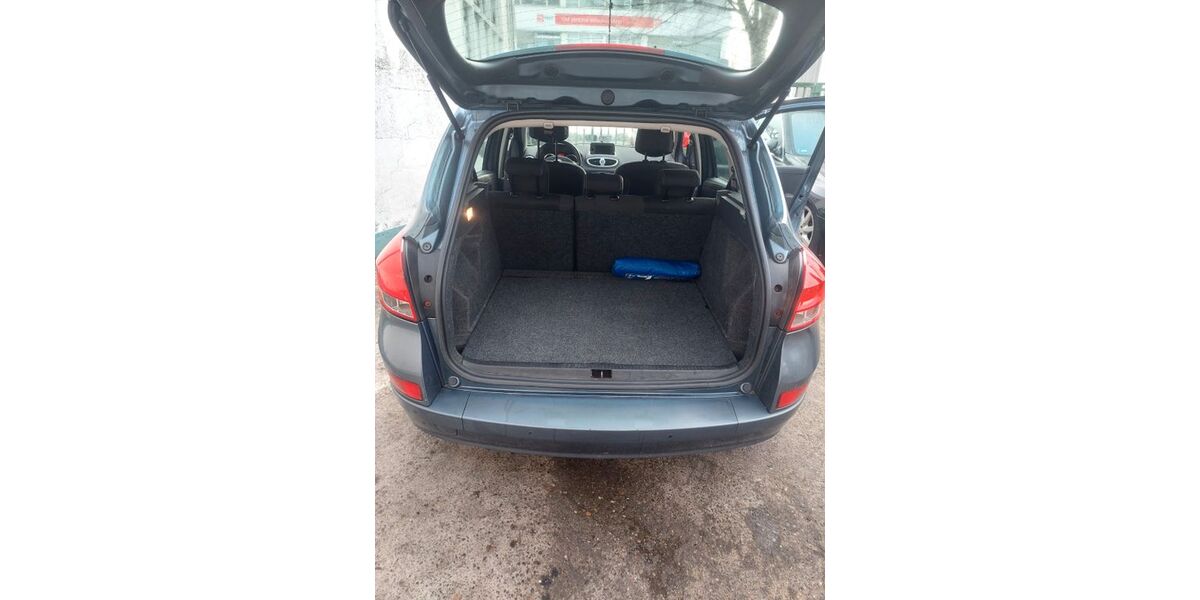 Renault Clio 157.000 km 2.350 &euro; Offenbach am Main 63065