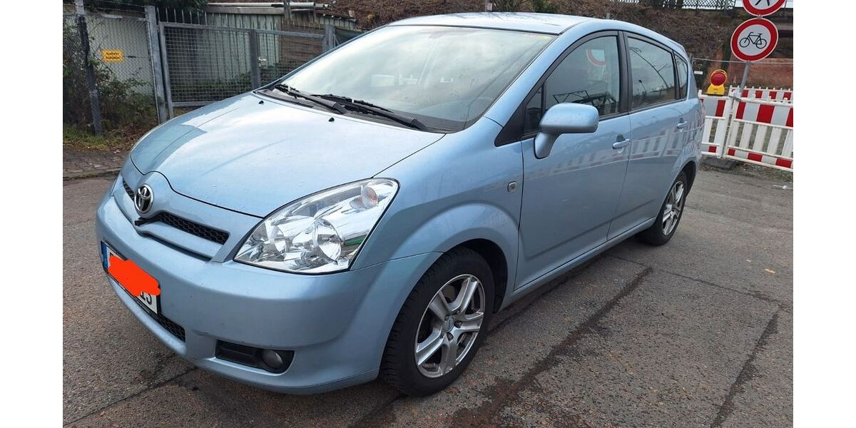 Toyota Corolla Verso 99.000 km 4.900 &euro; Frankfurt am Main 60528