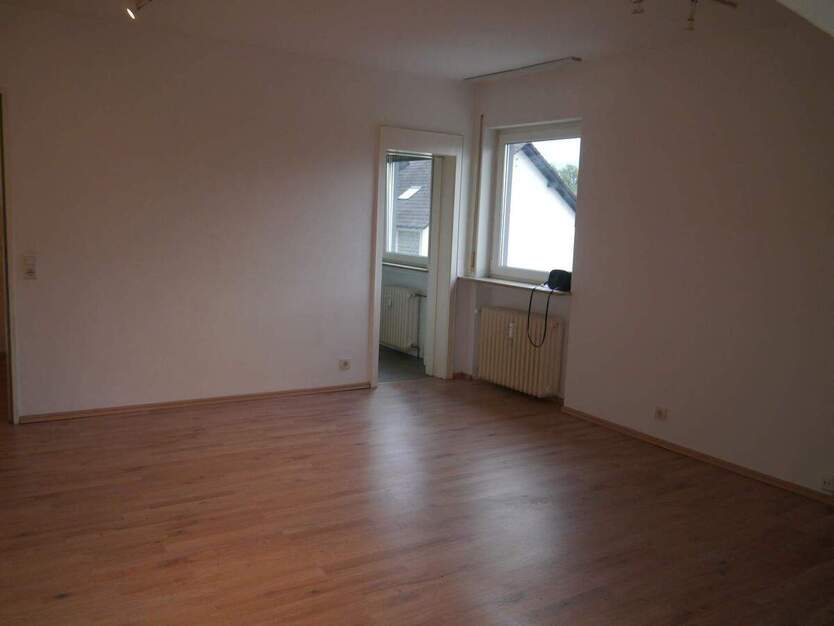 Helle 1,5 Zi-DG-Whg. kl.EBK, MühlheimLämmerspiel im 6-FH 1 zimmer