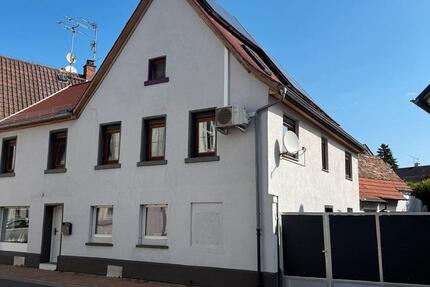 Haus Pfungstadt - 7 Zimmer, 180 m&sup2;, 395.000&euro; | Angebot:27098035