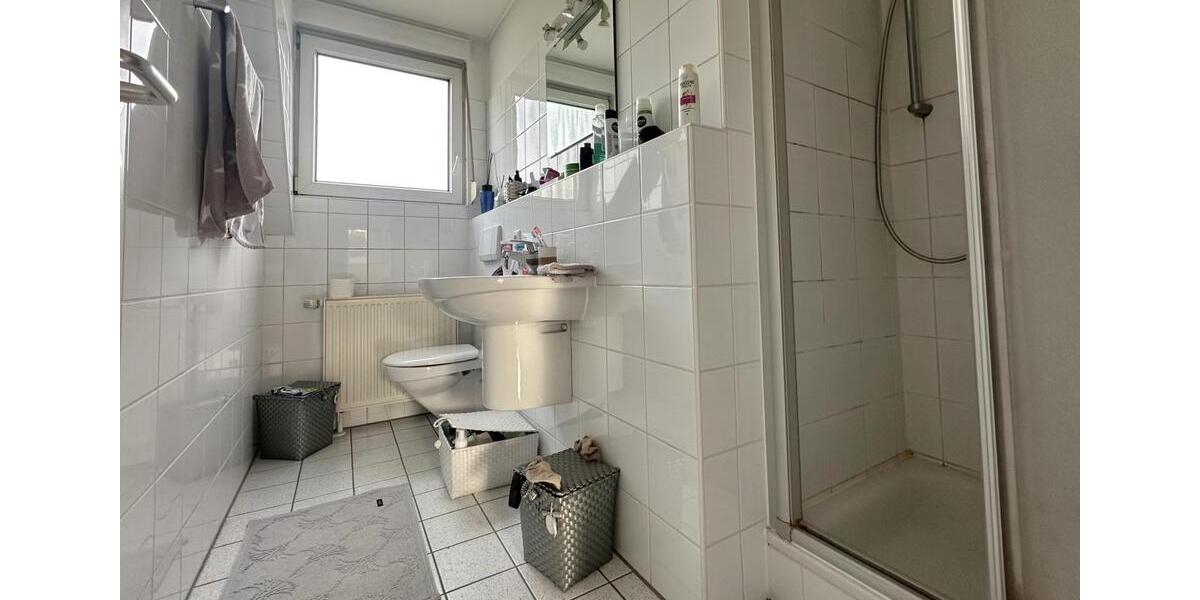 3 Zi.-Dachgeschosswohnung - TOP-Wohnlage im Buchraingebiet 3 zimmer