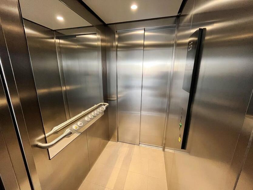 Heiligkreuzviertel: Zweizimmerwohnung mit EBK, Terrasse und Stellplatz zimmer