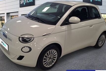 Fiat 500e 10.682 km 17.290 &euro; Frankfurt 60314