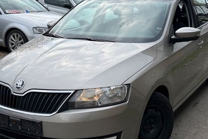 Skoda Rapid 65.000 km 6.500 &euro; Frankfurt am Main 65933