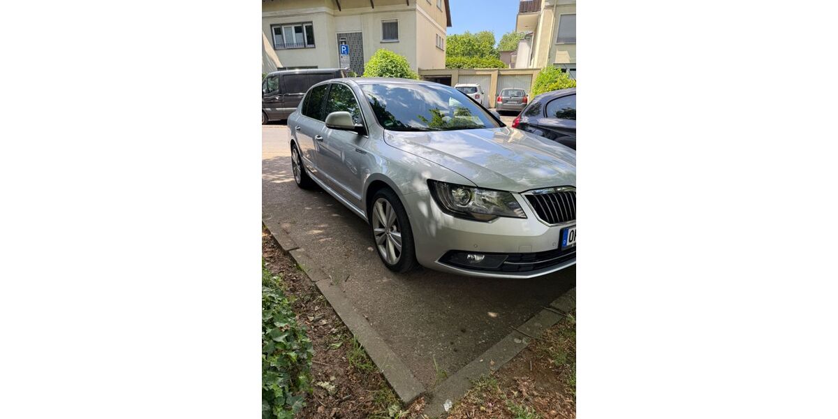Skoda Superb 242.000 km 8.200 &euro; Offenbach am Main 63067