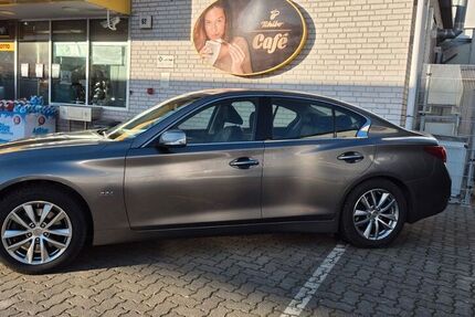 INFINITI Q50