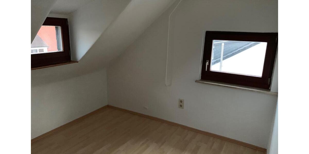 Dachgeschoßwohnung Frankfurt am Main Innenstadt 3 - 2 Zimmer, 40 m&sup2;, 450&euro; | Angebot:26425624
