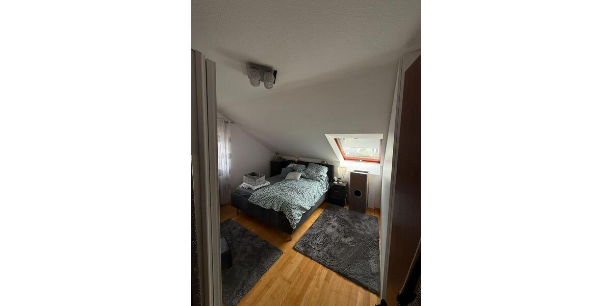 Dachgeschoßwohnung Stockstadt am Rhein - 3 Zimmer, 92 m&sup2;, 1.270&euro; | Angebot:26670903