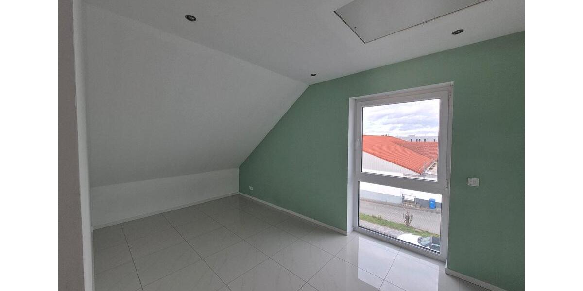 Dachgeschoßwohnung Büttelborn - 4 Zimmer, 110 m&sup2;, 1.800&euro; | Angebot:25493124