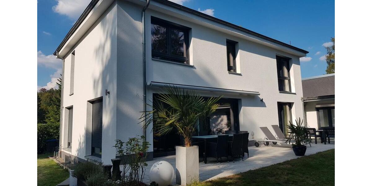 Einfamilienhaus Dreieich - 9 Zimmer, 300 m&sup2;, 4.390&euro; | Angebot:26336525