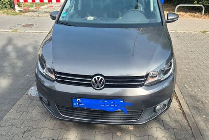 VW Touran 135.000 km 9.800 &euro; Frankfurt 65936