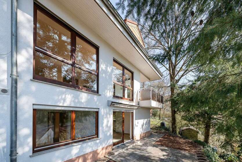 Haus zum Kaufen in Eppstein 844.000 € 240 m²