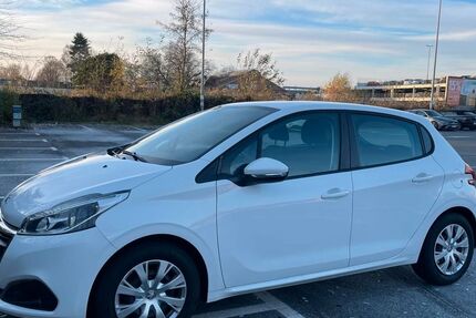 Peugeot 208 82.500 km 5.900 &euro; Bensheim 64625