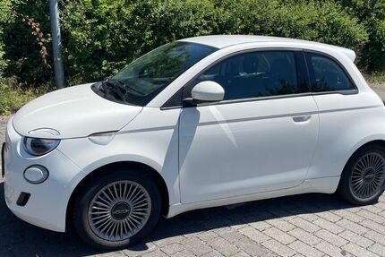 Fiat 500e 11.750 km 17.900 &euro; Frankfurt 60437