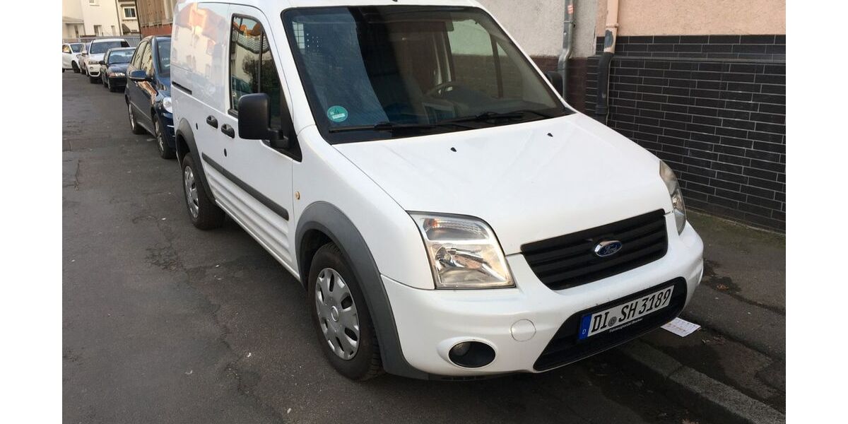 Ford Tourneo Connect 119.815 km 5.000 &euro; Babenhausen 64832