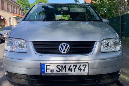 VW Touran 186.000 km 4.500 &euro; Frankfurt am Main 65933
