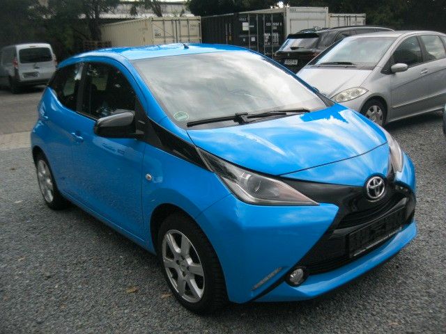 Aygo (X)