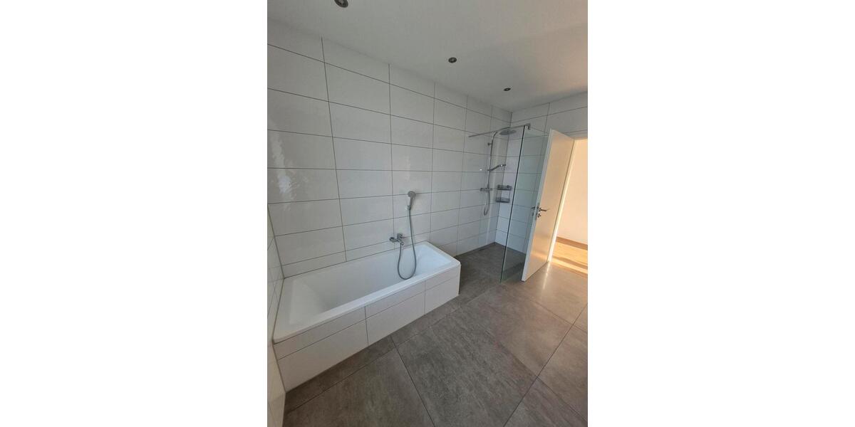 Dachgeschoßwohnung Büttelborn - 4 Zimmer, 110 m&sup2;, 1.800&euro; | Angebot:25493124