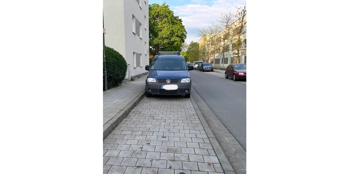 VW Caddy 195.555 km 3.300 &euro; Frankfurt am Main 65929