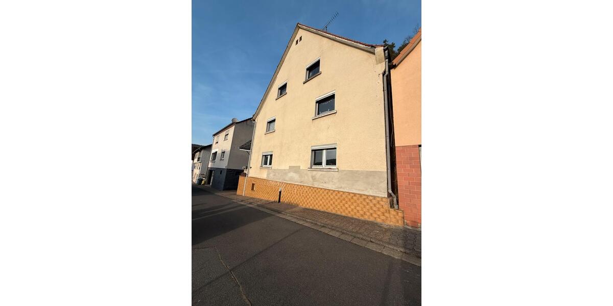 Einfamilienhaus Höchst im Odenwald - 7 Zimmer, 224 m&sup2;, 320.000&euro; | Angebot:25513206