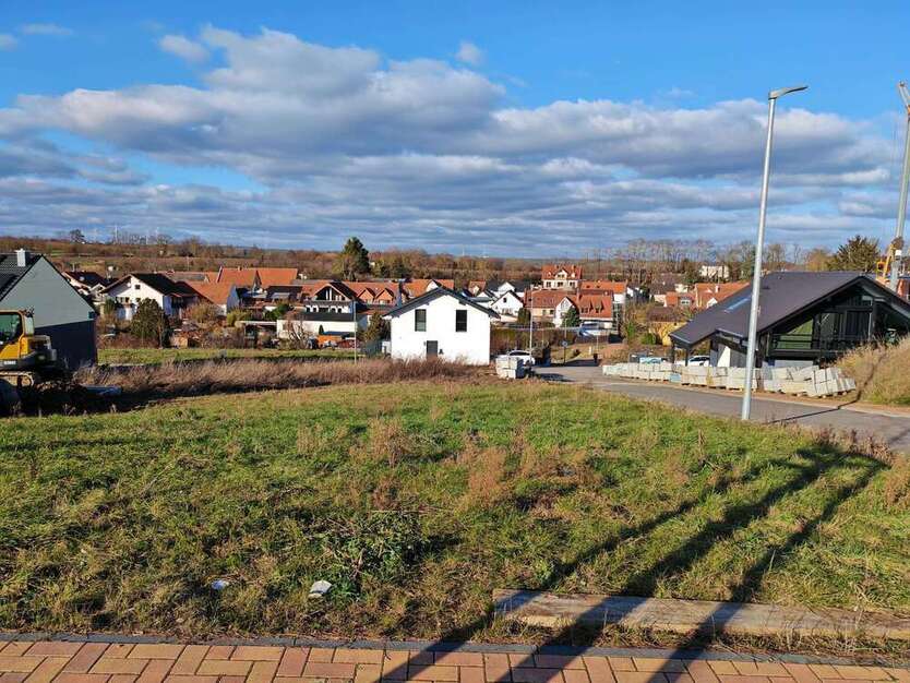 Grundstück zu verkaufen in Mommenheim 291.200 € 448 m²