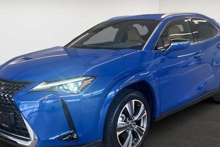 Lexus UX 6.000 km 34.690 &euro; Frankfurt 60314