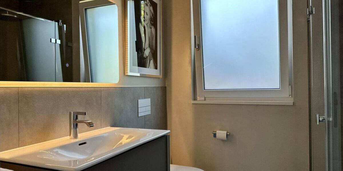 Luxuriöse Doppelhaushälfte mit exklusiver Ausstattung und Garage - OF-Buchrainviertel! 7 zimmer