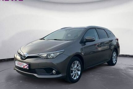 Toyota Auris 49.713 km 14.890 &euro; Dieburg 64807