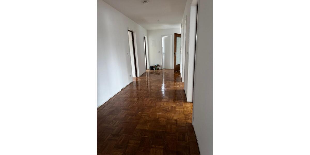 Dachgeschoßwohnung Darmstadt Bessungen - 4 Zimmer, 110 m&sup2;, 1.700&euro; | Angebot:24827367