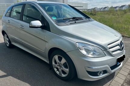Mercedes B 180