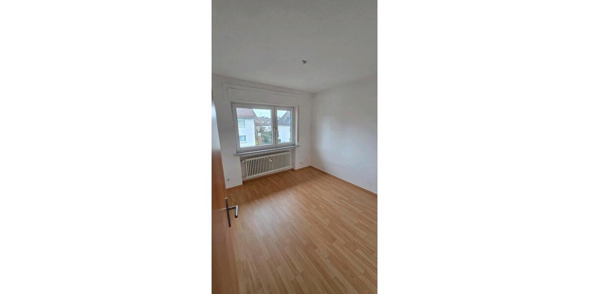 Etagenwohnung Rodgau - 4 Zimmer, 100 m&sup2;, 1.600&euro; | Angebot:25409896