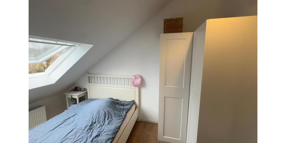 Gemütliche 3-Zi.-DG Whg m. Kamin & Einbauküche in Sachsenhausen 3 zimmer