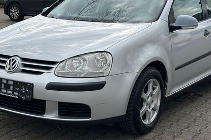 VW Golf 216.000 km 999 &euro; Rüsselsheim 65428