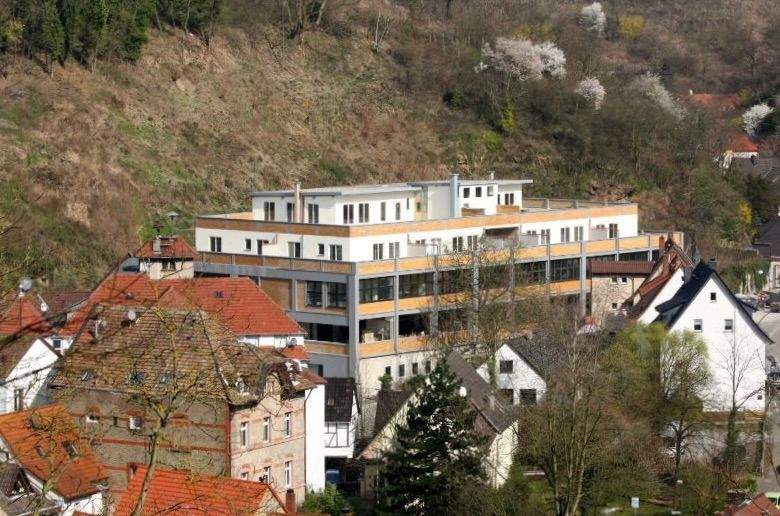 Etagenwohnung Heppenheim Wald-Erlenbach - 3 Zimmer, 125 m&sup2;, 1.350&euro; | Angebot:25536265