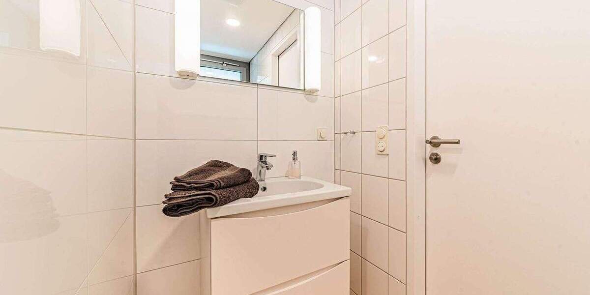 Etagenwohnung Frankfurt am Main Bahnhofsviertel - 2 Zimmer, 65 m&sup2;, 2.340&euro; | Angebot:24593862