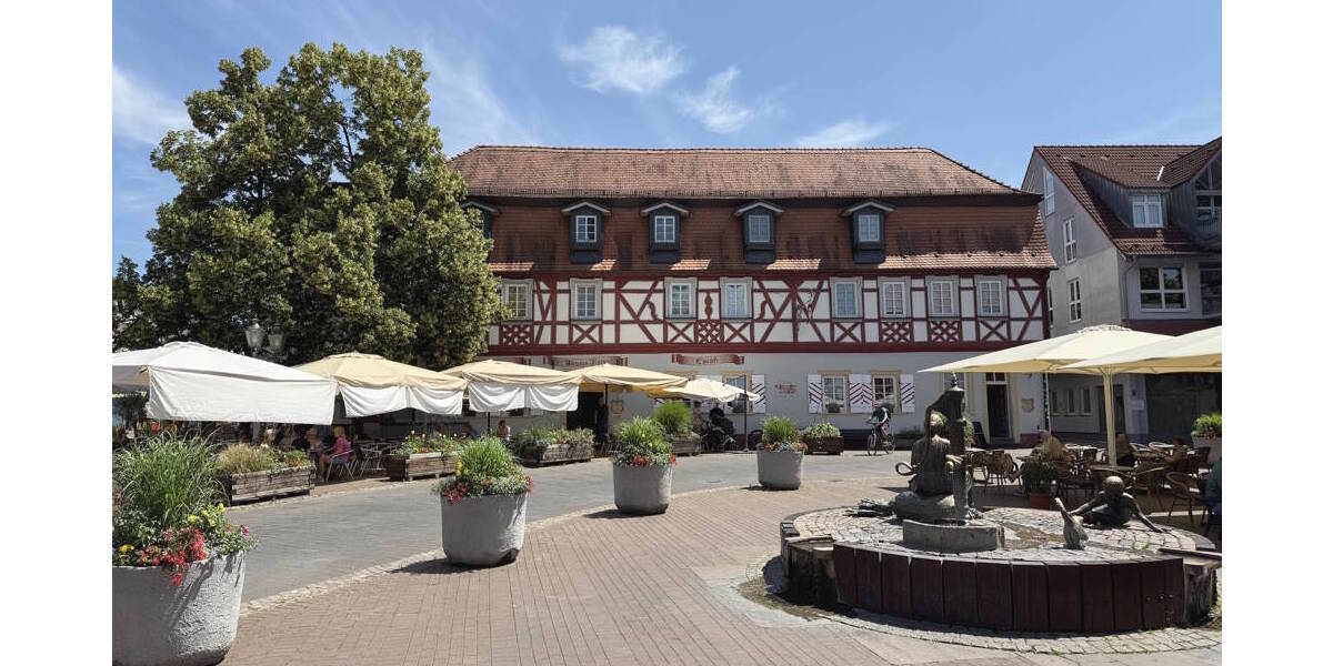 Historisches Gebäude - geschichtsträchtiger Ort: Wohn-Geschäftshaus im Schatten der Königshalle! 1 zimmer