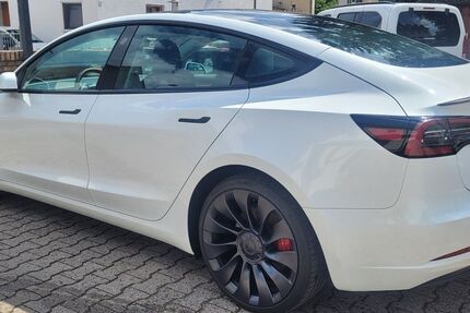 Tesla Model 3 42.000 km 32.900 &euro; Frankfurt 60439