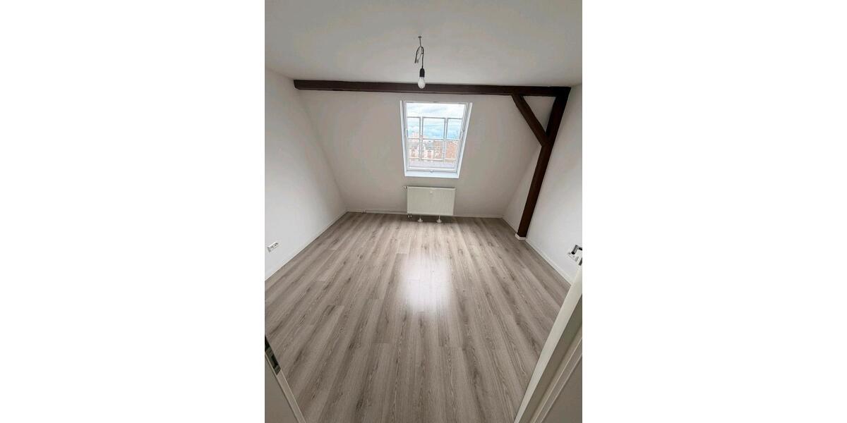 Dachgeschoßwohnung Offenbach am Main Buchrain - 3 Zimmer, 80 m&sup2;, 1.250&euro; | Angebot:26358476