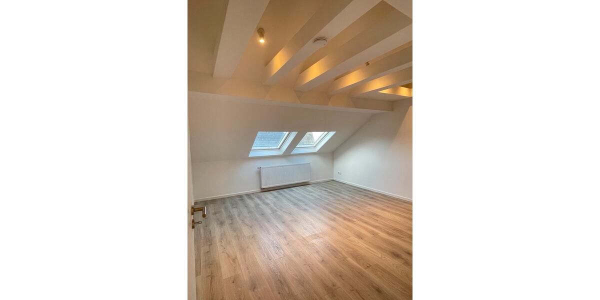 Dachgeschoßwohnung Offenbach am Main - 3 Zimmer, 72 m&sup2;, 400&euro; | Angebot:25479992