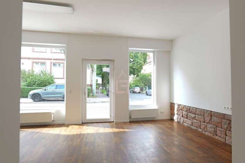 Einzelhandel in Frankfurt am Main Nied 1.000 € 30 m²