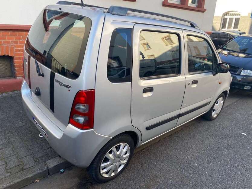 Wagon R+