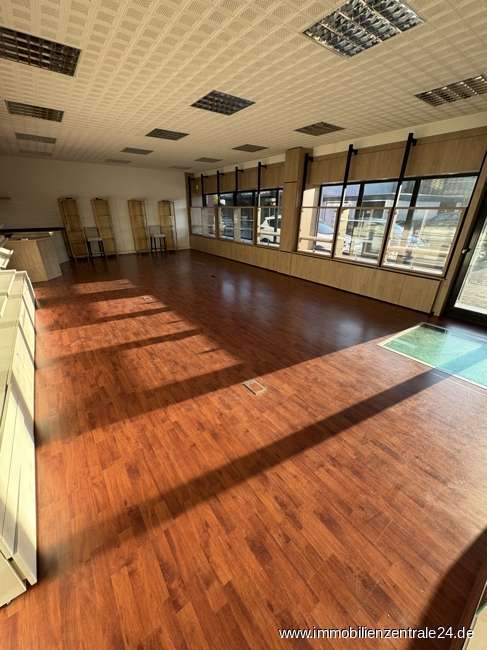 Einzelhandel in Rödermark 265.000 € 92.27 m²