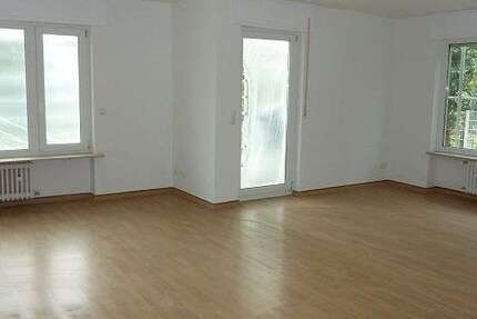 Haus zum Mieten in Wiesbaden 2.500 € 130 m² 5 zimmer